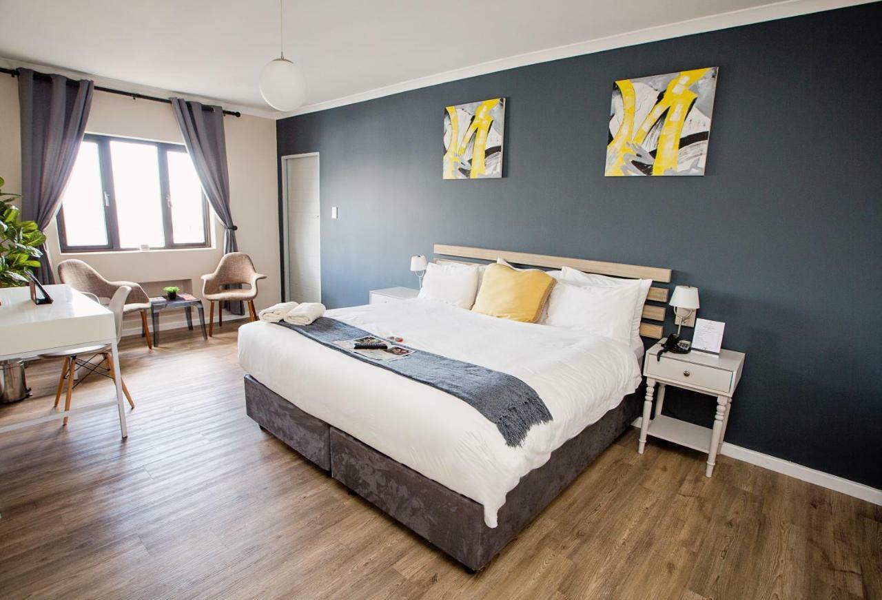 New National Hotel And Conference Паров Экстерьер фото